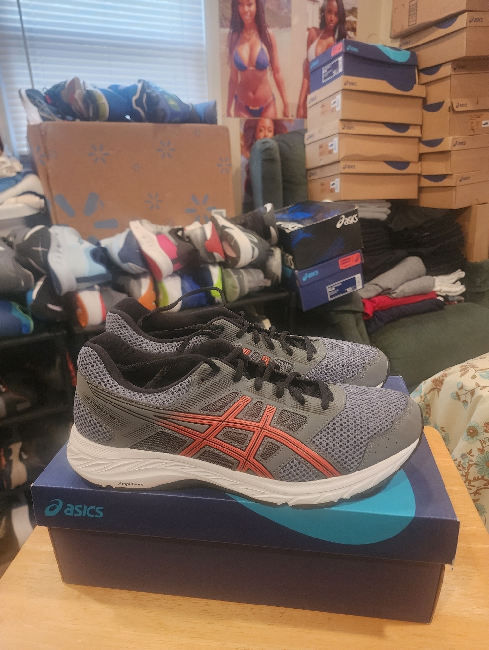 ASICS Gel Contend Men’s Gray and Coral Athletic Running Shoes - Picture 2 of 9